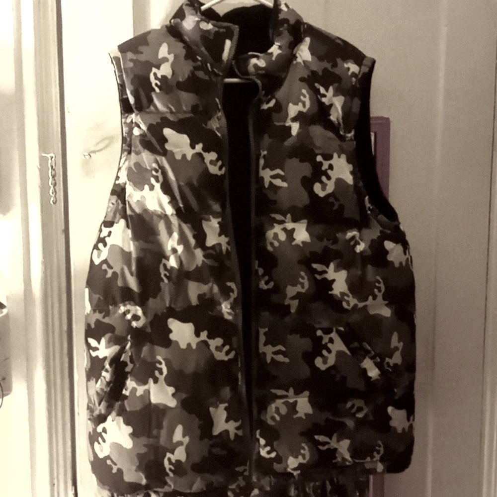 Men's puffy Vest